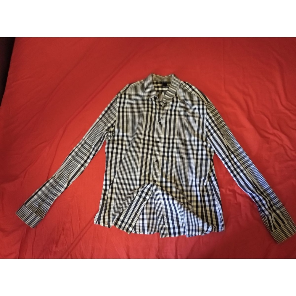 Button-Down Shirt Women's Black EUC Plaid Pattern
